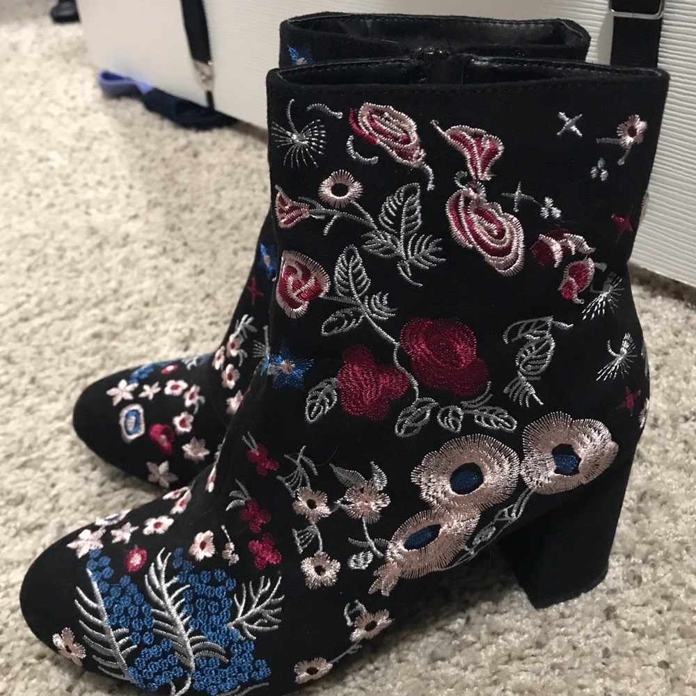 Size 7.5 low heel ankle booties with flower embroidery